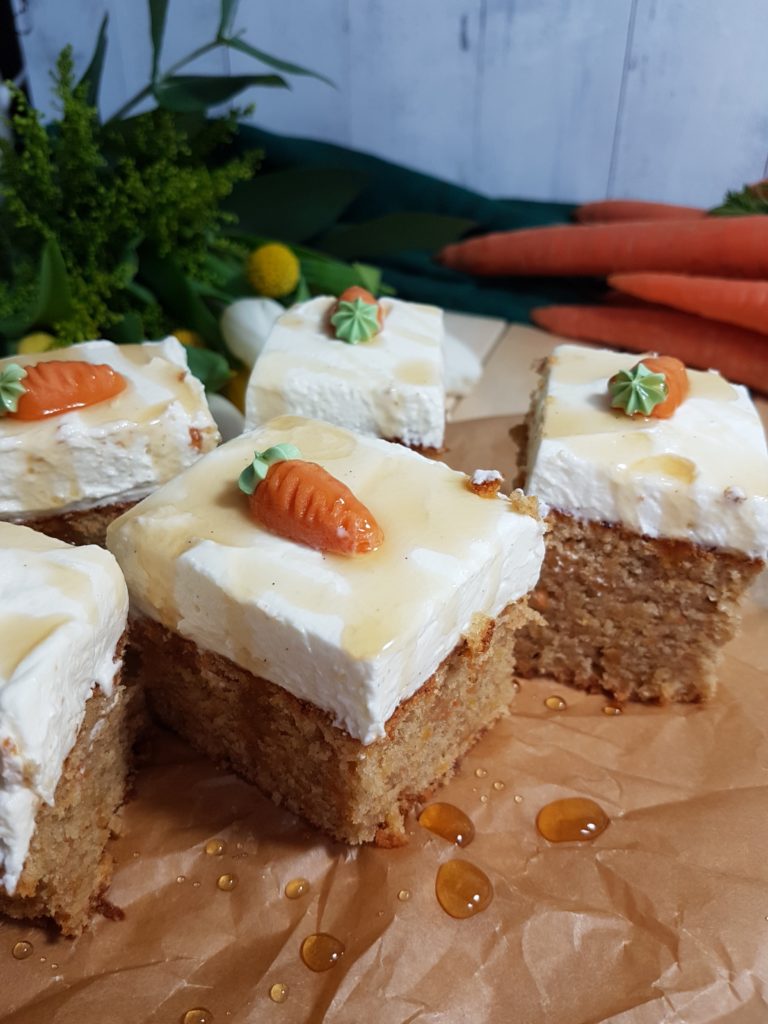 Carrot Cake mit Cream Cheese Frosting - Tinas Küchenzauber