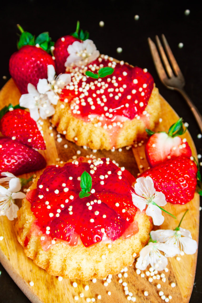 Erdbeertörtchen mit Vanillepudding - Tinas Küchenzauber