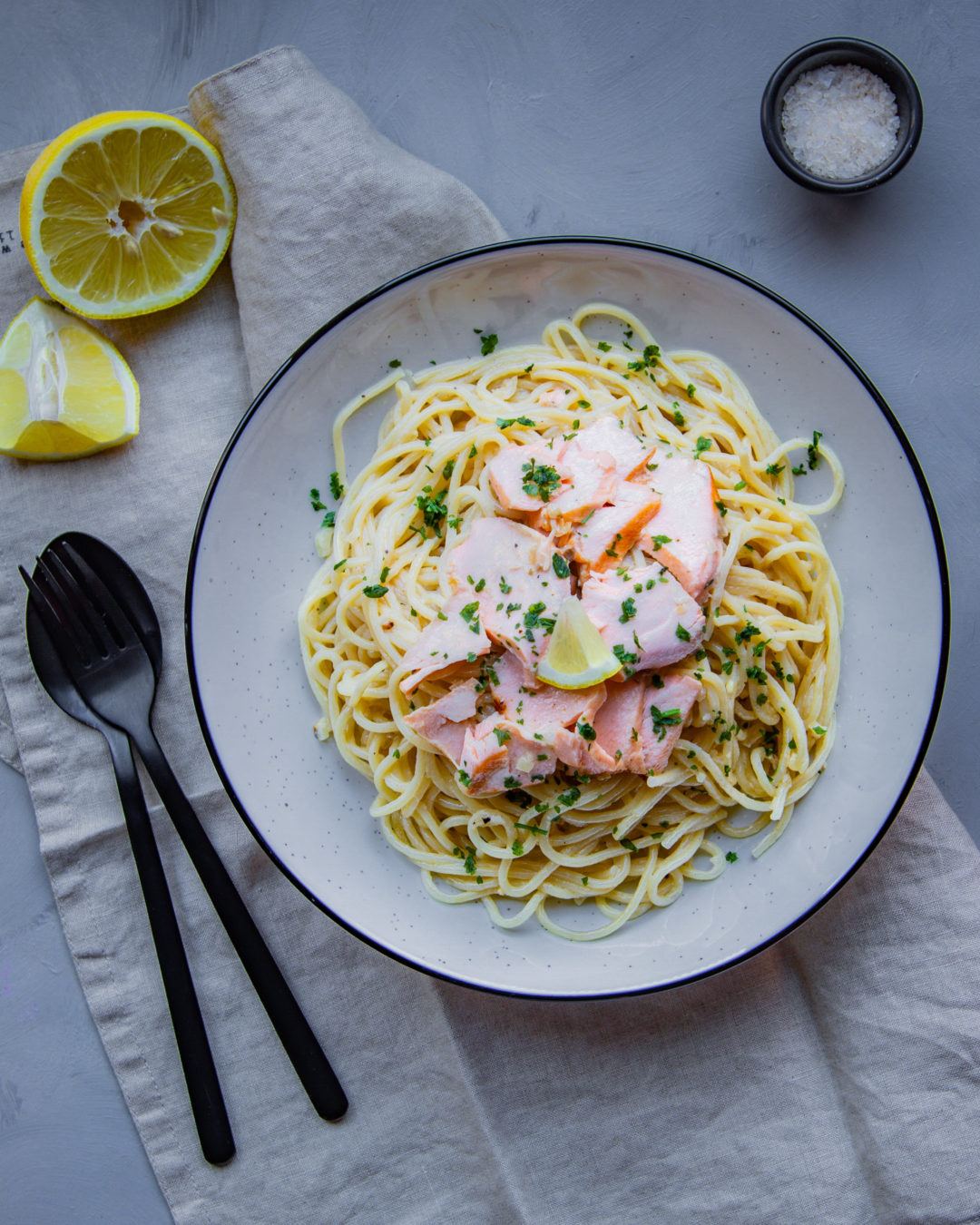Spaghetti mit Zitronensoße und Lachsfilet - Tinas Küchenzauber